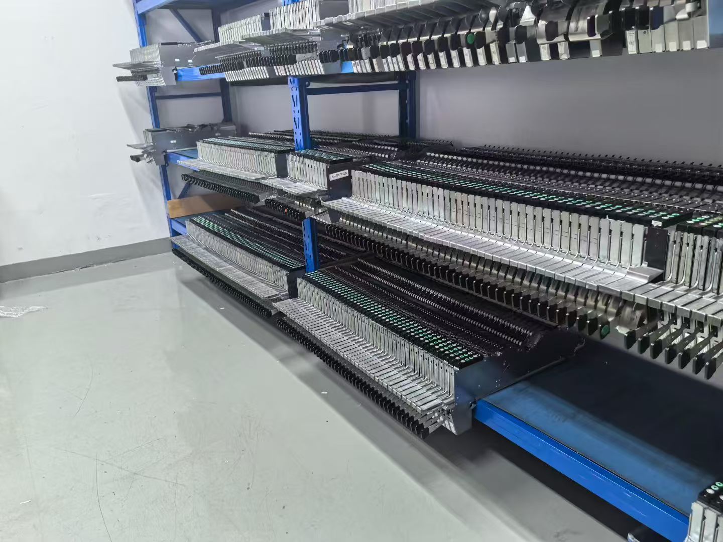 Últimos blogs da empresa sobre Qual o papel das peças das máquinas SMT na precisão da serigrafia?